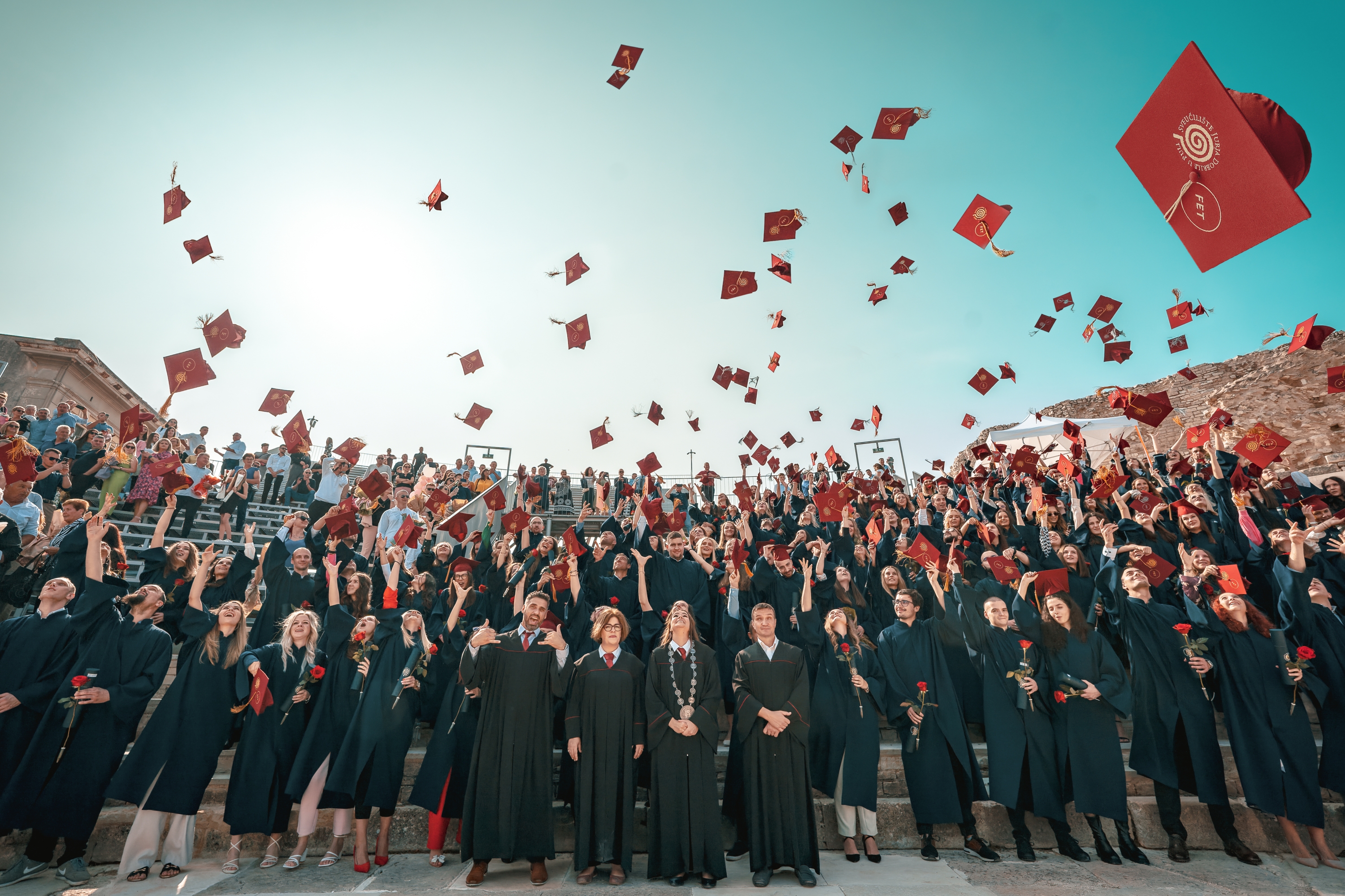 Study Economics and Tourism at FET. 